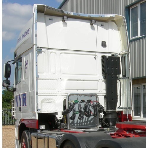 Stainless steel LIGHT TRIP XF105 SUPER SPACE CAB (back to side fenders)