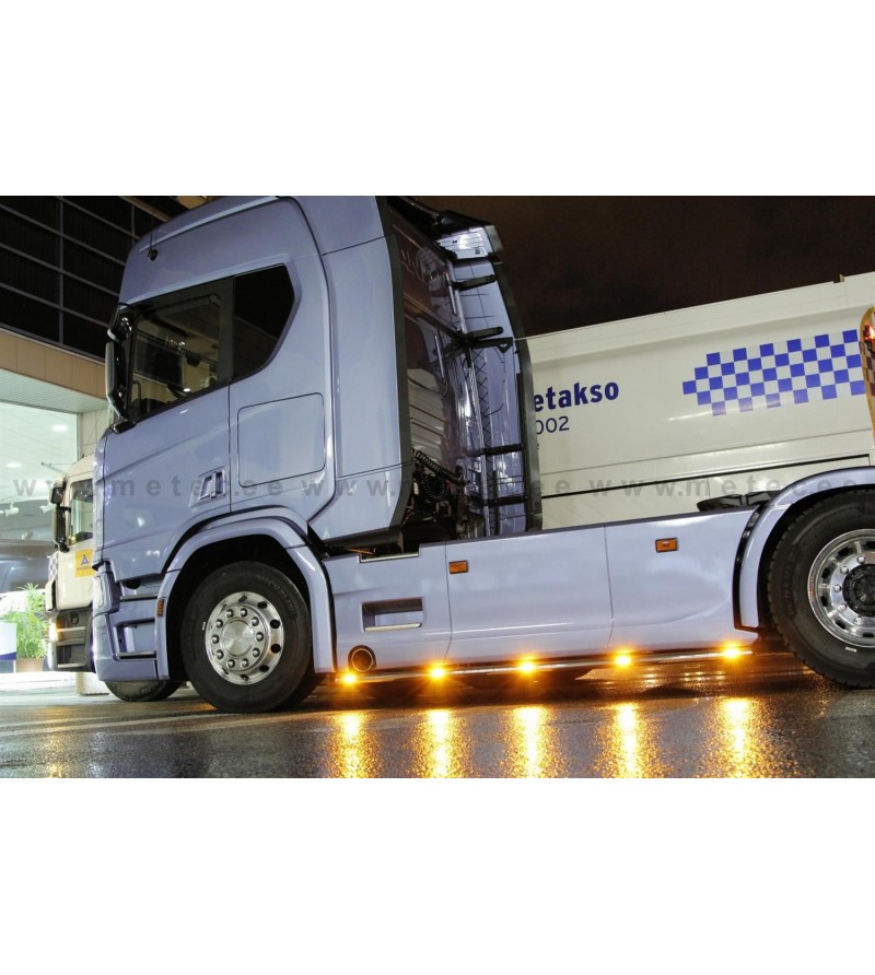Stainless Steel Sidebars for Scania NextGen R&S | WB 3750mm | 5 Amber LEDs