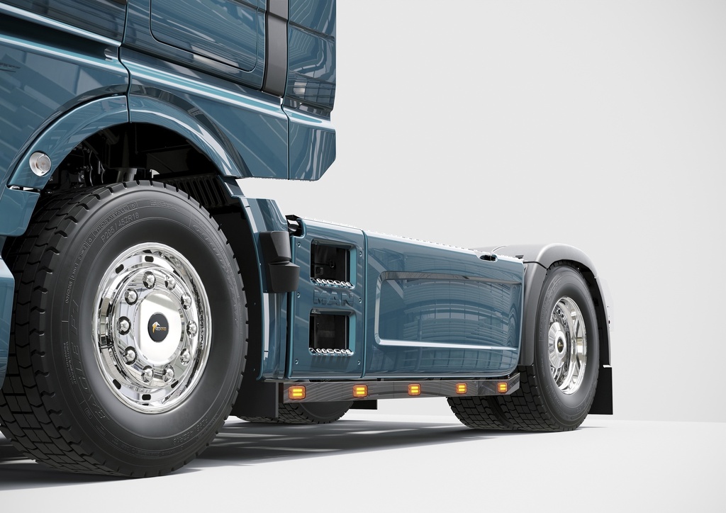 Old School Sidebars MAN TG3 - Wheelbase 3.600mm - Set with lights & cables / 10m connection to vehicle electonic/dashboard