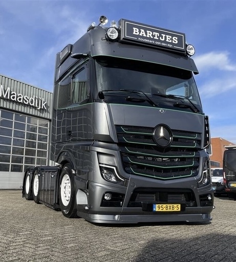 [TS7810901] Lowered Sunvisor for Mercedes Actros MP4 & MP5