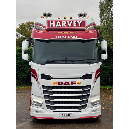 [7DFXFZKPLTYPE5L] Zonneklep voor DAF XG+ - 5 Lampgaten